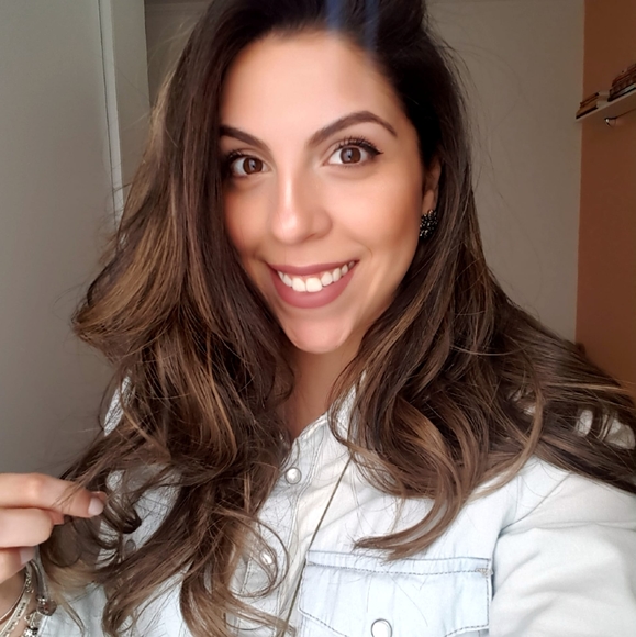 Meet the Posher Other - Meet your Posher, Carla